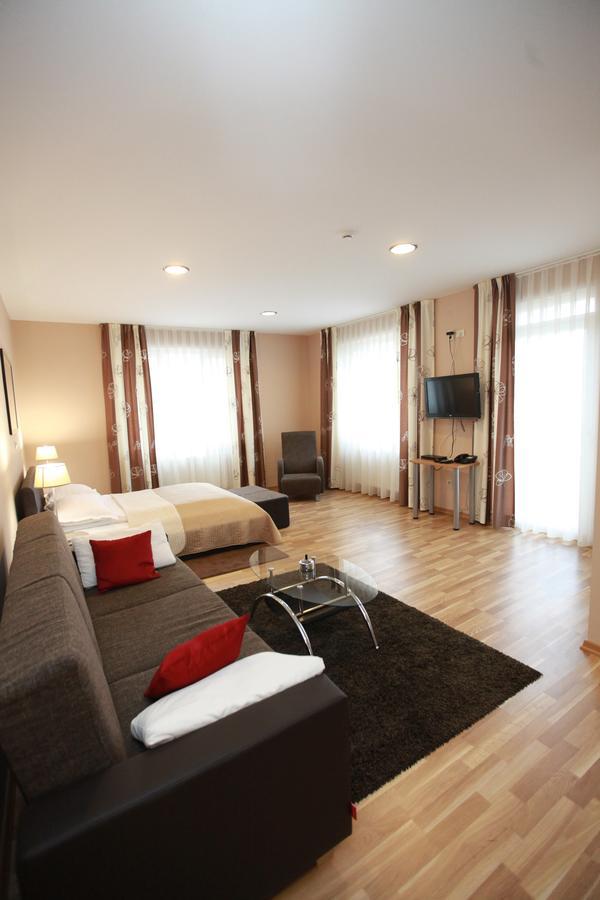 Hotel Petrijevci Bizovac Eksteriør bilde